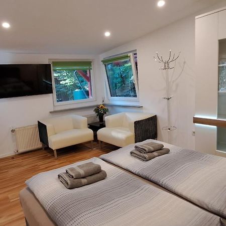 Bungalow An Der Tanne Mit Ueberdachter Terrasse Düsseldorf Exteriör bild