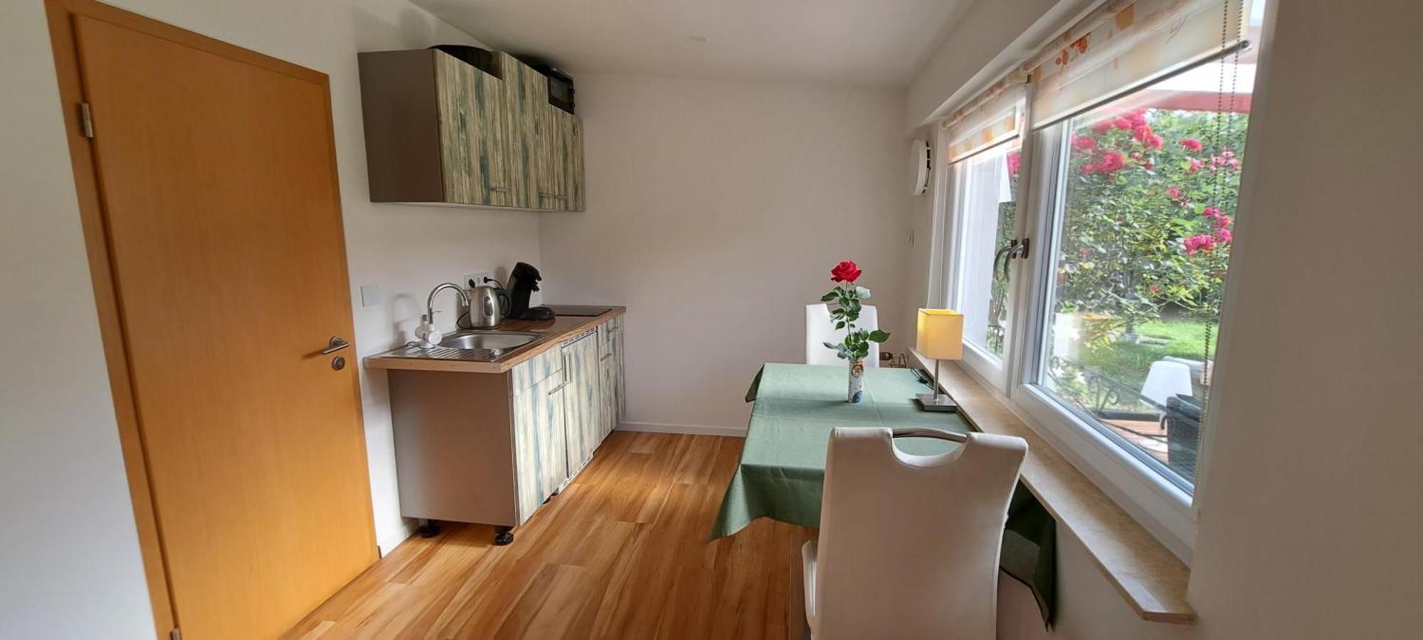 Bungalow An Der Tanne Mit Ueberdachter Terrasse Düsseldorf Exteriör bild